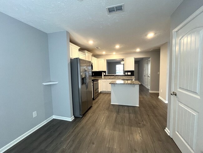 Building Photo - Immaculate 3 Bedroom 3 Bath Townhome in Smyrna!