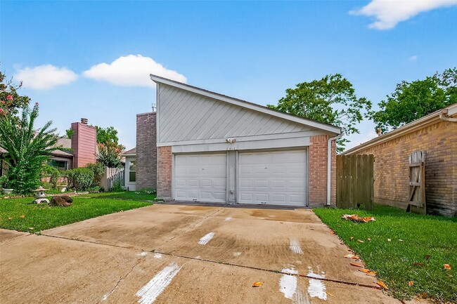 Building Photo - 2818 Crest Park Dr
