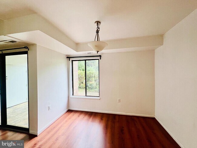 Primary Photo - 10570 Twin Rivers Rd