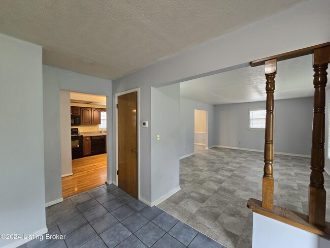 Building Photo - 4515 Lambert Rd
