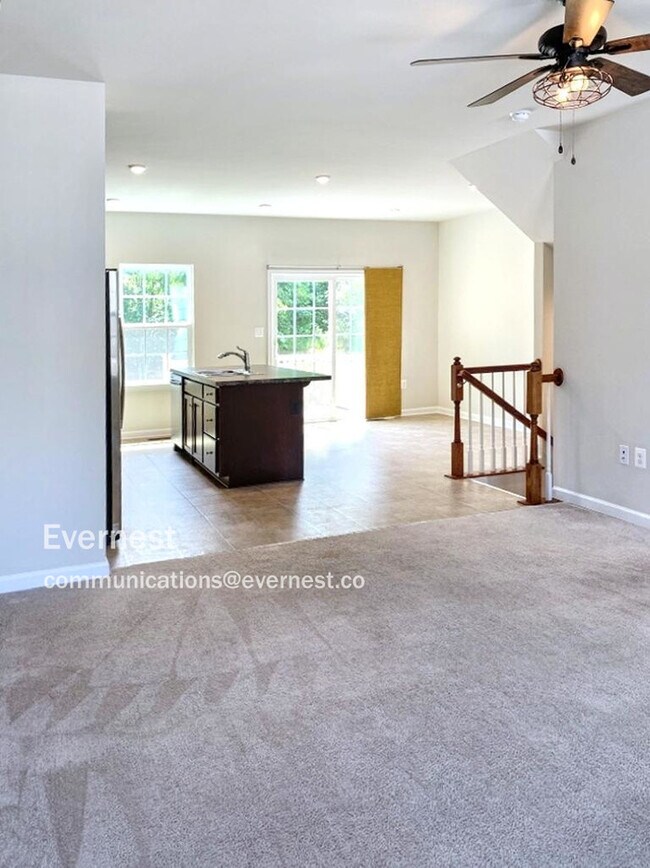 Building Photo - 8433 Devries Ln