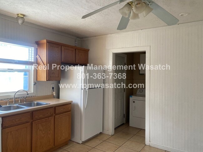 Building Photo - Come See This 4 Bedroom 1.5 bathroom single family home!!