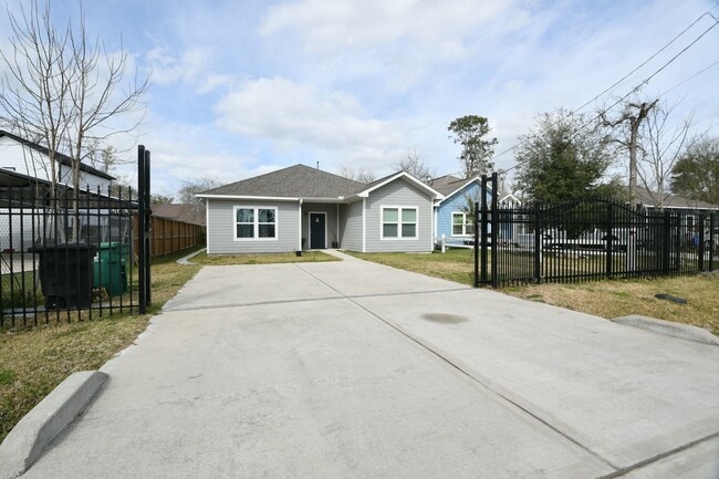 Building Photo - 5817 Gaston