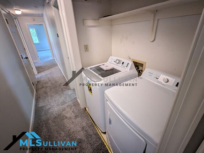 Building Photo - 4101 Grove Ridge Dr