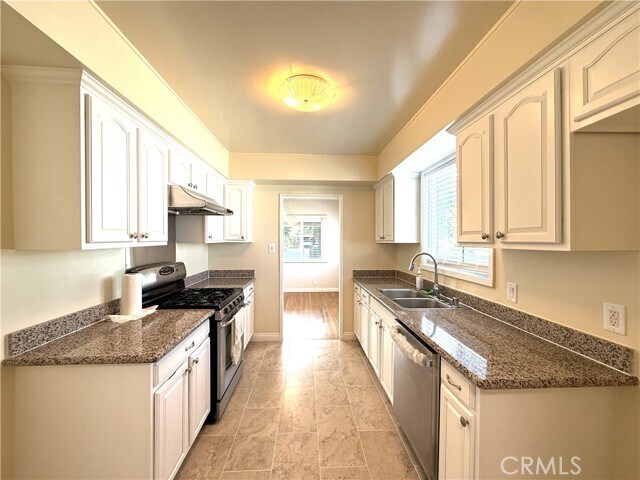 Building Photo - 6226 Ivar Ave