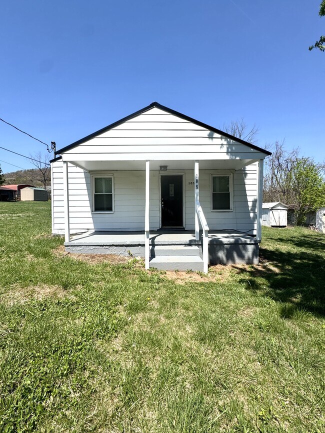 Building Photo - 105 Trail Dr