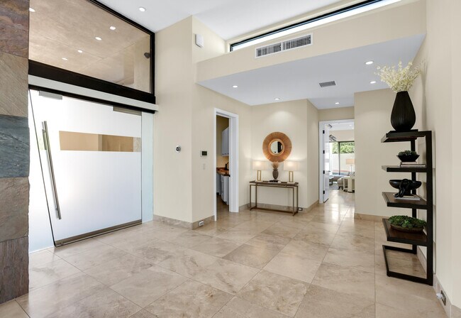 Building Photo - 1 Seclude Ct