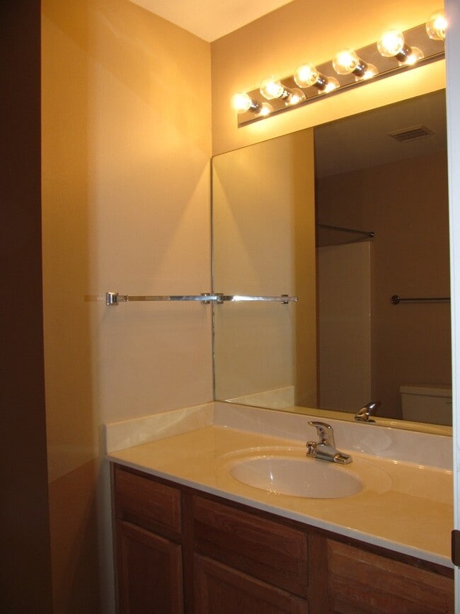Building Photo - 4 BEDROOM, BELTON ISD