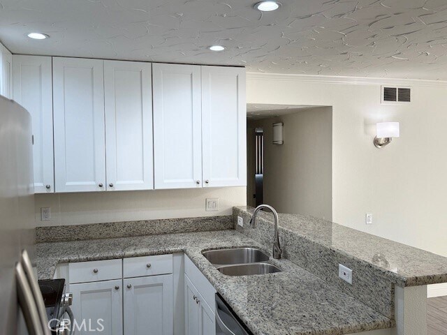 Building Photo - 45225 Sunset Ln