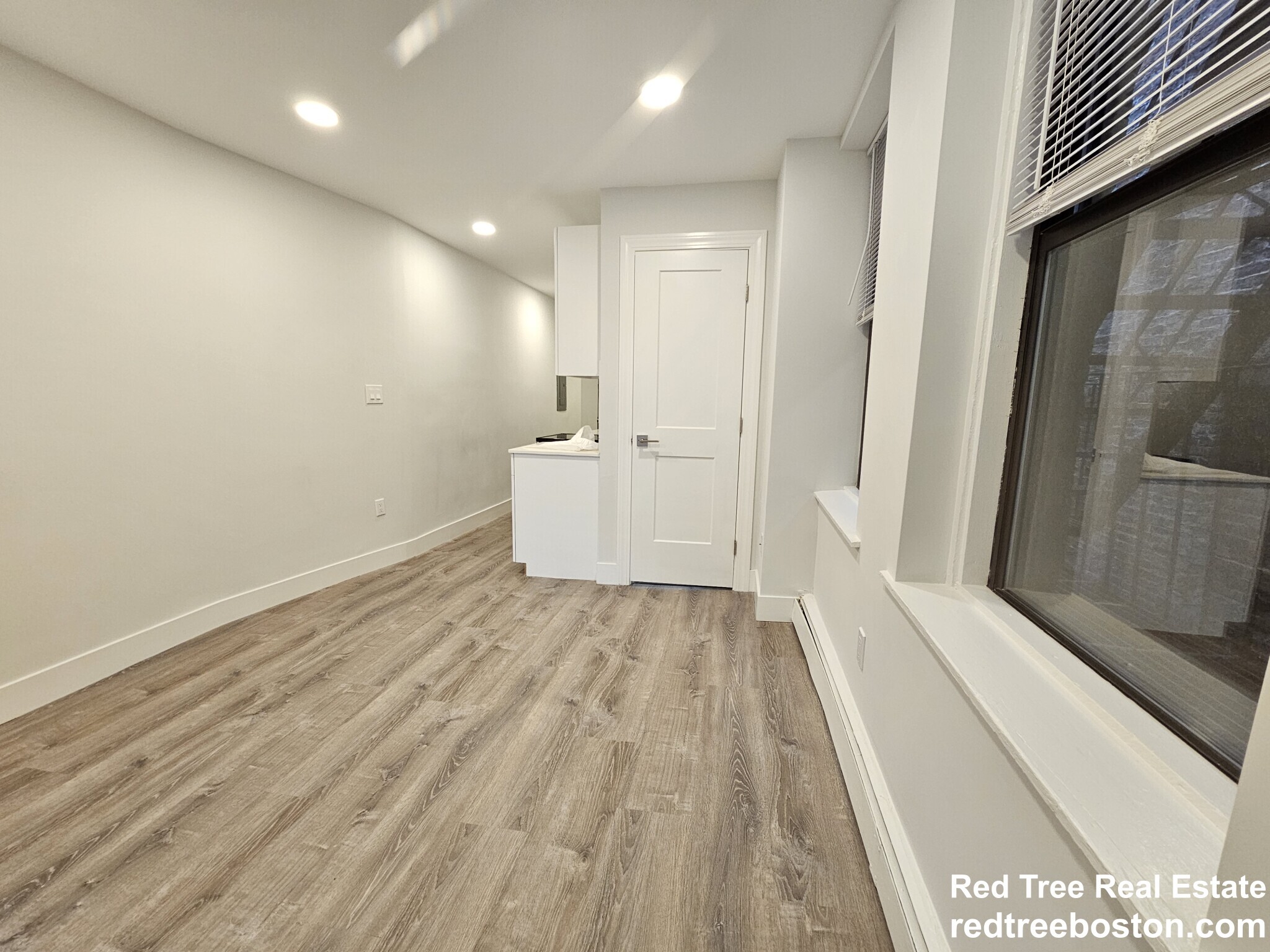 Apt 4 - 40 Joy St