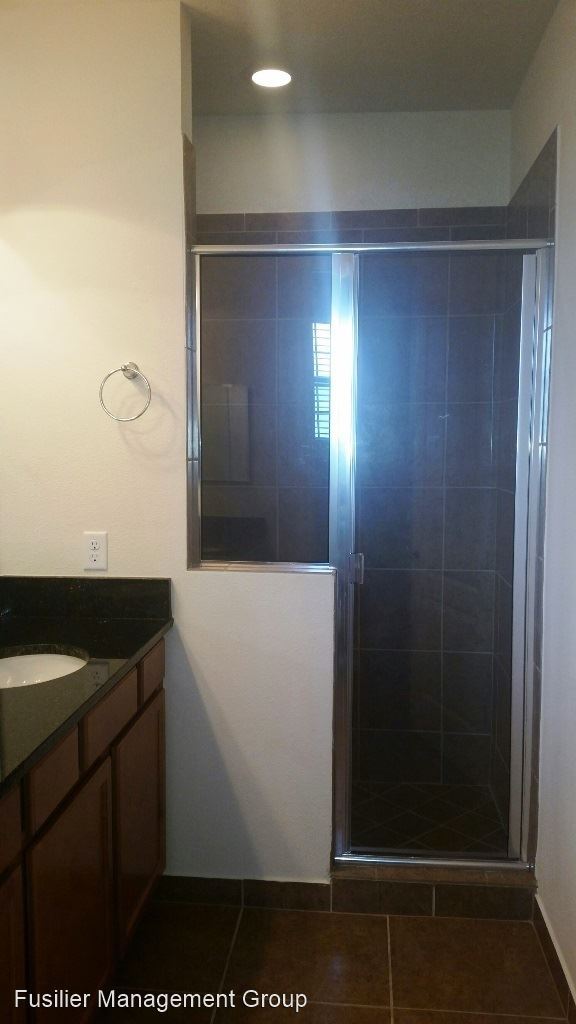 Building Photo - 2 br, 2.5 bath House - 9981 Eagle Creek Ce...