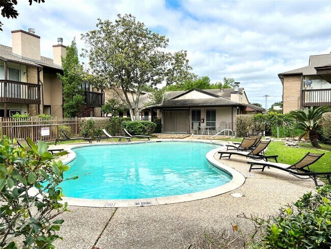 Building Photo - 1500 Bay Area Blvd