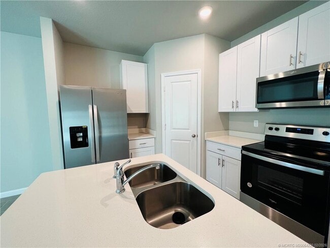 Building Photo - 3913 SE Mentmore Ln