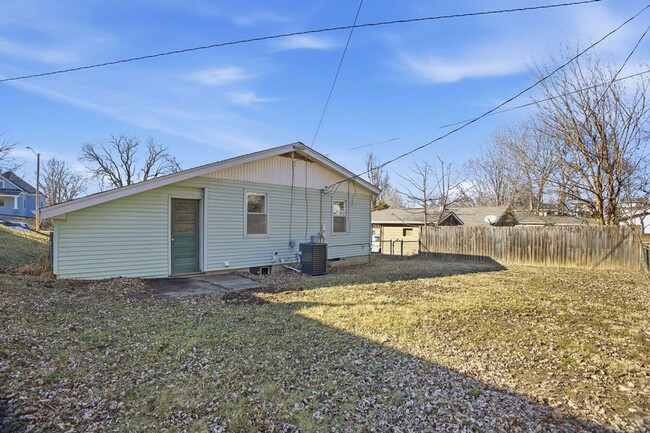 Building Photo - Spacious 3-Bed Home with Finished Basement and Extra Room