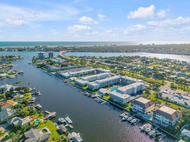 Building Photo - New Smyrna 2BD/2BA Beach Condo in Waterfront Community!