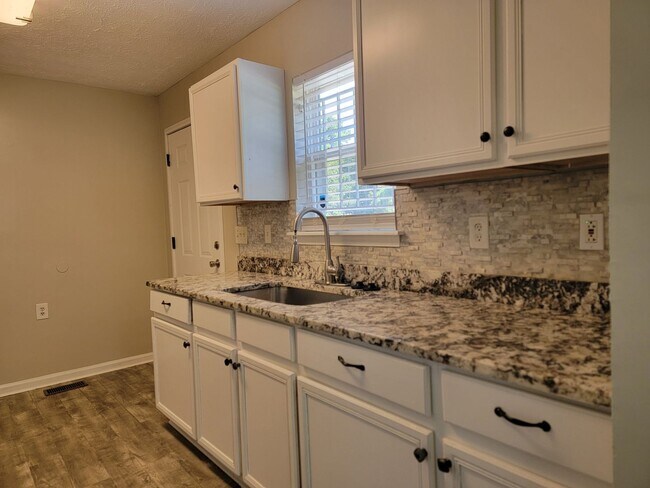 Building Photo - Intown Ranch - ADA Accessible Voucher Approved - Immediate Move In