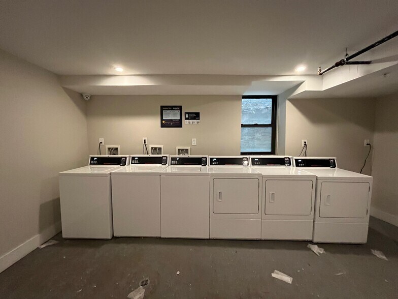 Building Photo - 162 Ocean Ave