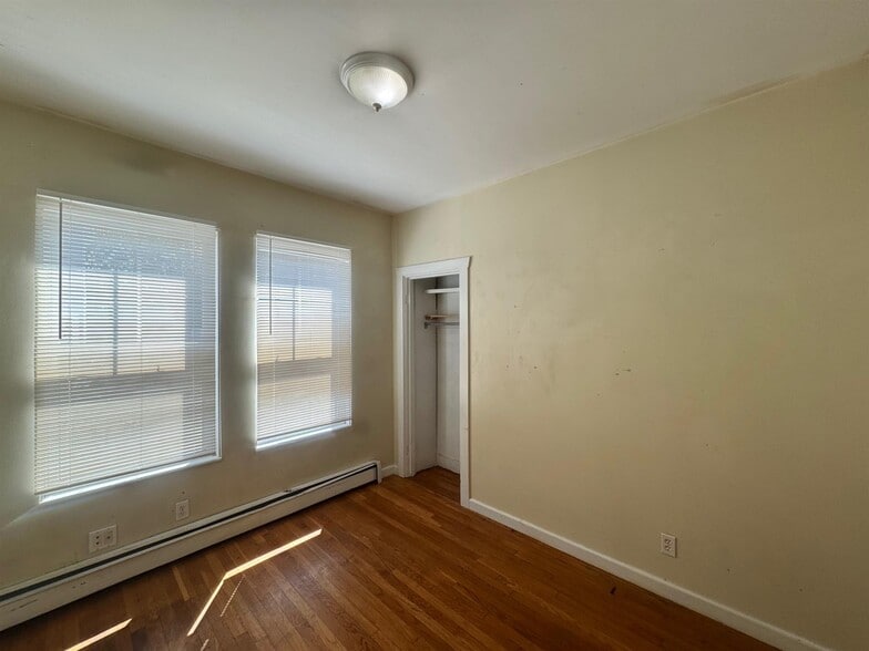 Building Photo - 71 Winchester St