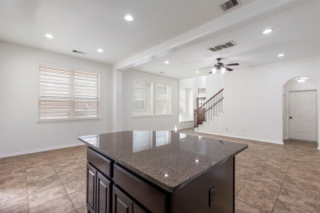 Building Photo - 14 Cheswood Manor Drive