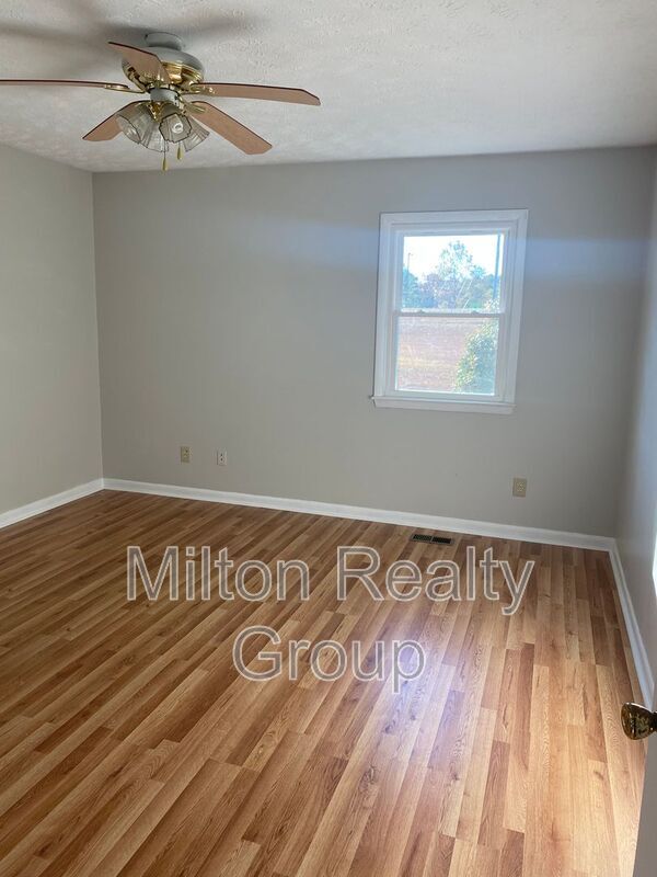 Building Photo - 54 Rolling Springs Dr