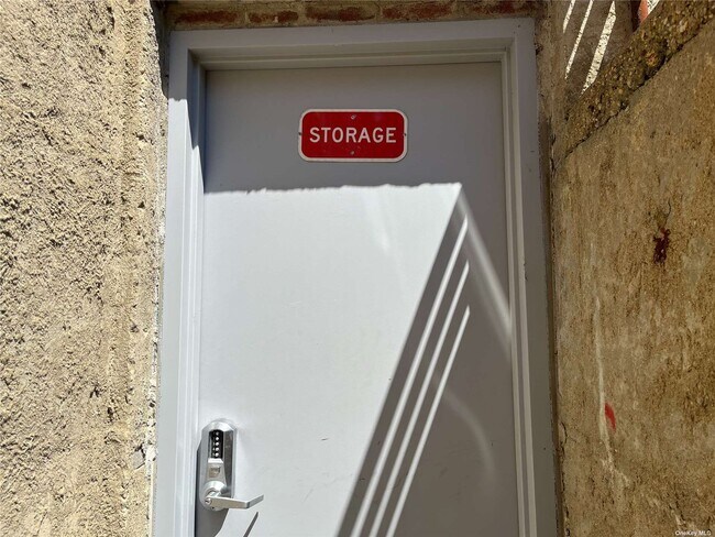 Building Photo - 39-5-39208 208th St