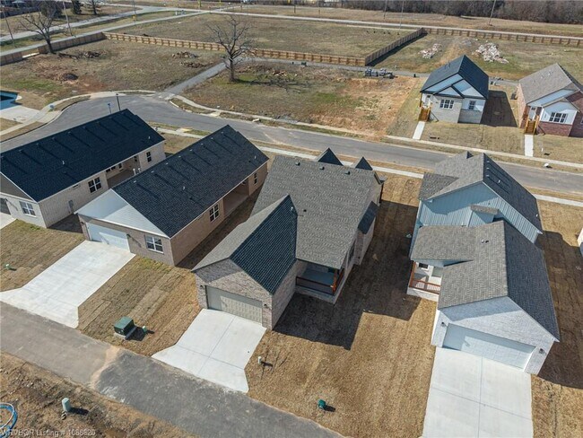 Building Photo - 6815 Fir St