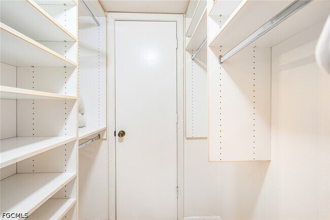 Building Photo - 15126 Parkside Dr
