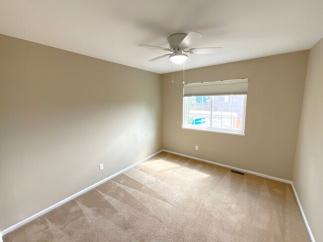 Building Photo - 7168 Prairie Wind Dr