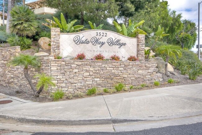 Building Photo - Updated Lower Level Condo in gated Vista Way Village!