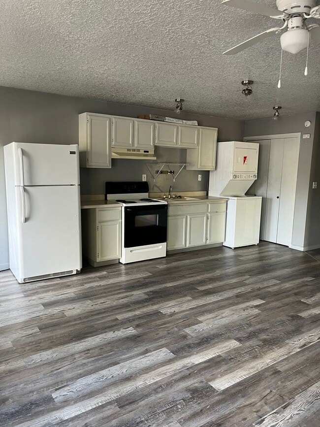 Building Photo - Cute 1 bed/1 bath home in Myrtle Creek.
