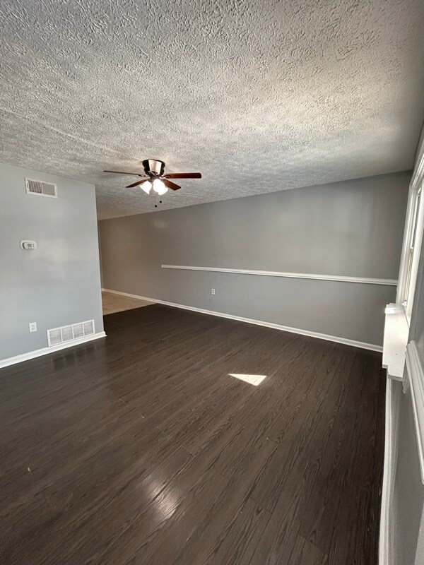 Building Photo - 821 Lannerton Rd