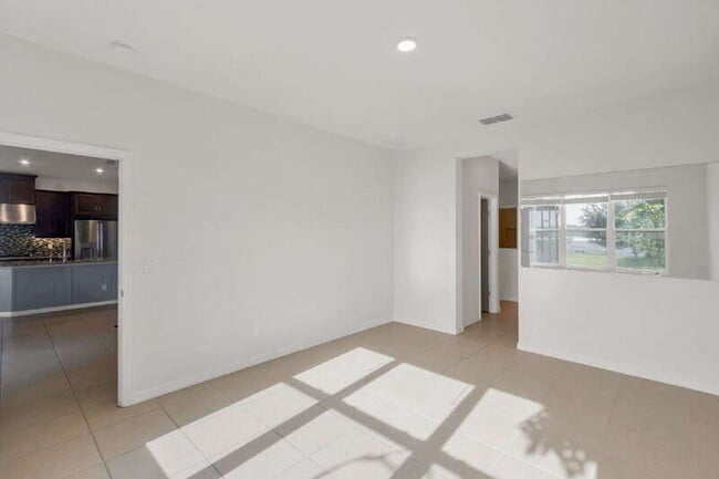 Building Photo - 1004 Heron Sound Dr