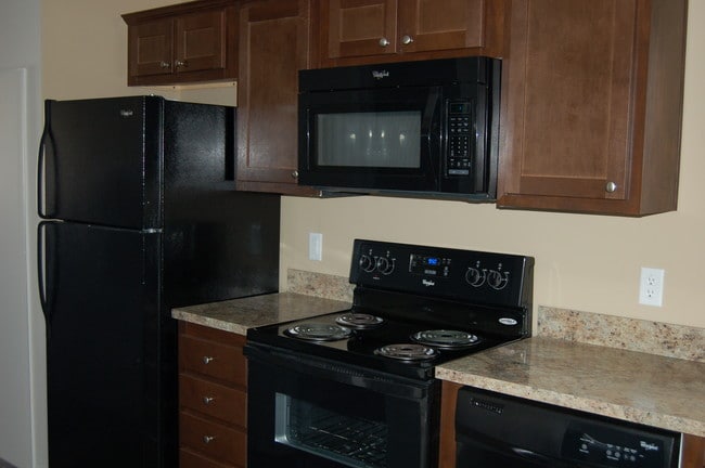 Building Photo - Deerfield Run Pointe