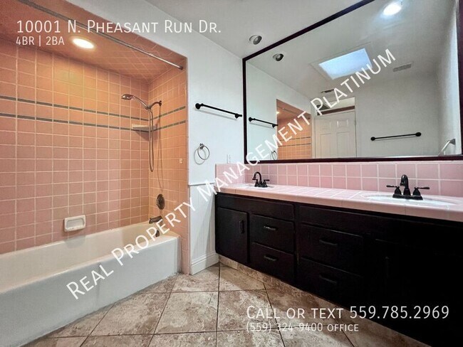 Building Photo - 10001 N Pheasant Run Dr
