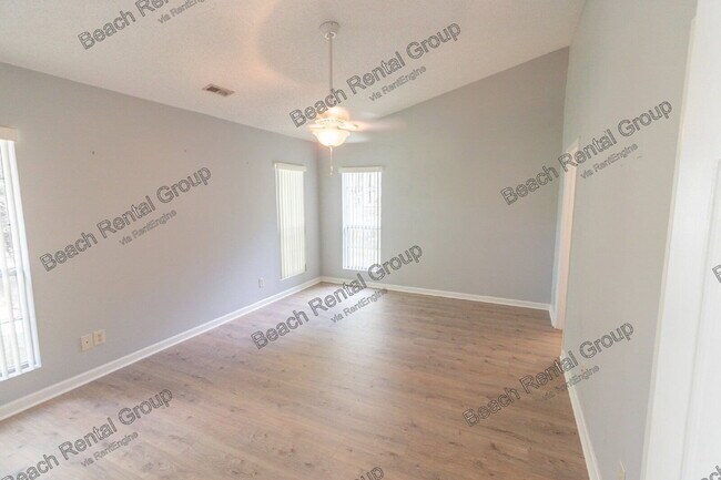 Building Photo - 6661 Wisteria Dr