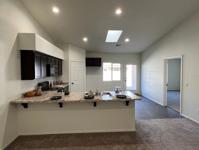 Building Photo - DESERT SKY TOWNHOME!