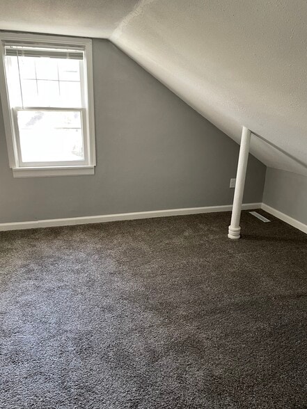 Building Photo - 706 E Saint Germain St