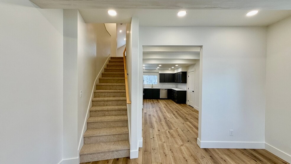 Building Photo - 145 N Byron Ave