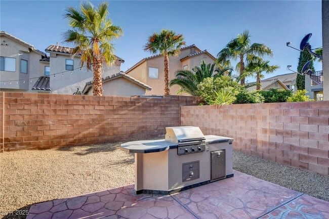 Building Photo - 5643 Almocita Ct