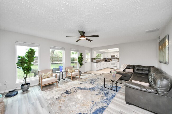 Building Photo - 1902 Kings Arms Way