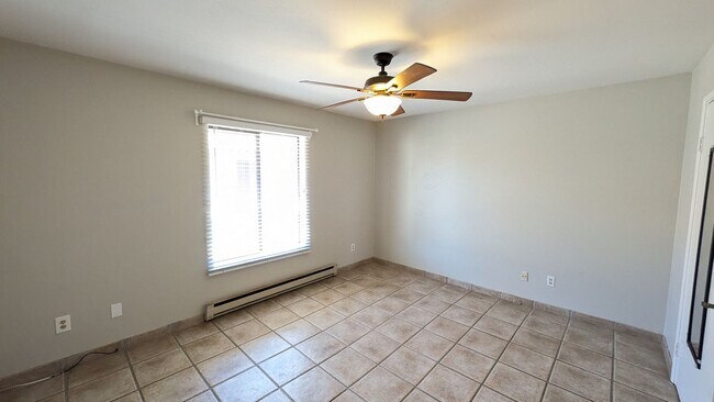 Building Photo - Reduced! Large pets ok! One bed plus office