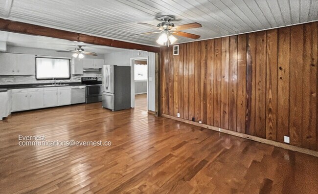 Building Photo - Beautiful 3 Bed and 2 Bath Home in Rossville