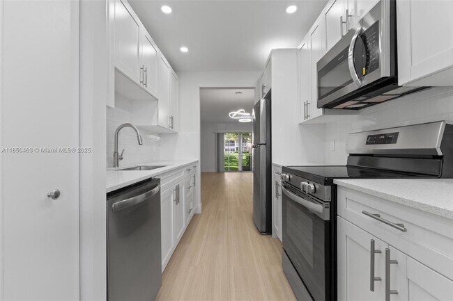 Building Photo - 1300 SW 124th Terrace