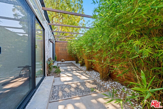 Building Photo - 3744 Cody Rd