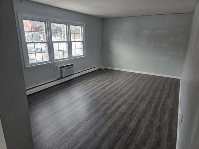 Building Photo - 364 Westwood Ave