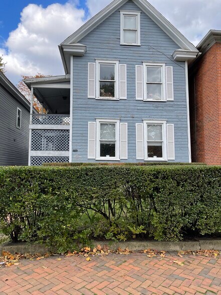 Building Photo - 208 Reinhard Ave