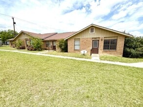 Building Photo - Trinity Oaks