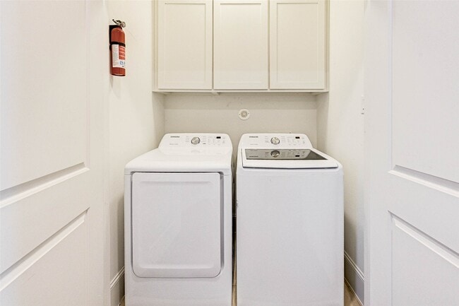 Building Photo - 746 Nicholson St