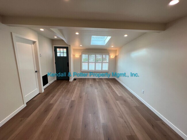 Building Photo - 360-370 10th Avenue