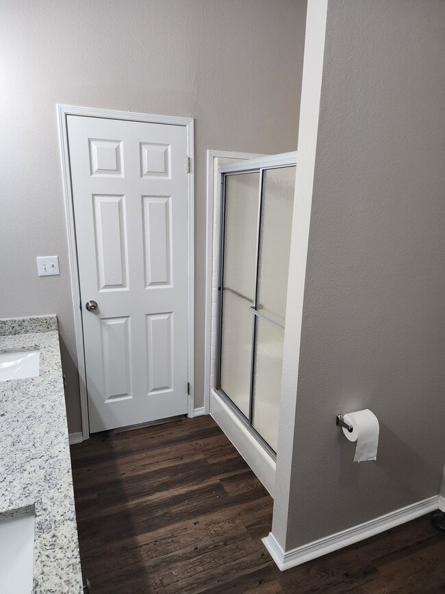 Building Photo - 640 Houston St